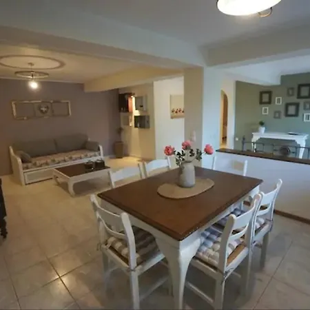 My Home, 2 Bedroom House With Bbq And Garden Dom wakacyjny